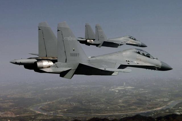 Các tiêm kích Trung Quốc khóa radar vào máy bay tàng hình nước ngòai năm 2026 - Ảnh 1.