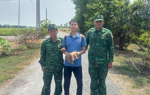 Tây Ninh bắt giữ các đối tượng nhập cảnh trái phép tại cửa khẩu Mộc Bài - Ảnh 2.
