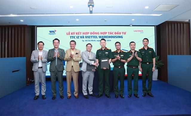 TTC IZ ký kết hợp đồng hợp tác đầu tư với Viettel Warehousing- Ảnh 2.