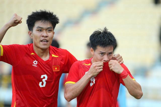 Nóng: Trung vệ Lý Đức có thể cập bến PVF-CAND, chuyển từ đua vô địch sang... đua trụ hạng?- Ảnh 1.
