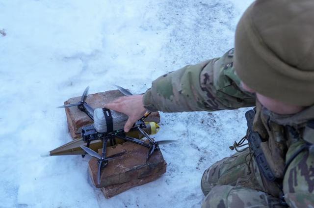 Chiến sự Ukraine ngày 1.454: Cái lạnh trở thành ‘sát thủ’ với UAV tiền tuyến  - Ảnh 1.