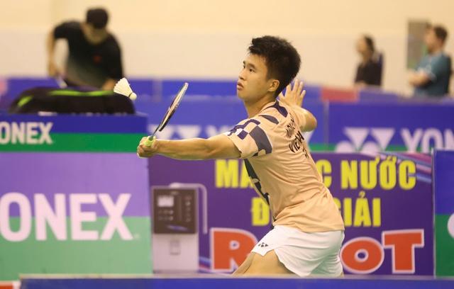 Nguyễn Tiến Minh 'khóc ròng' với sự cố bất ngờ ở giải cầu lông quốc tế Singapore- Ảnh 2.