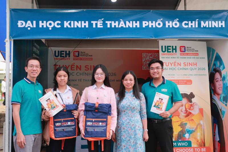 Tư vấn mùa thi 2026 tại Khánh Hòa: Sôi động không gian trải nghiệm ngành nghề- Ảnh 9.