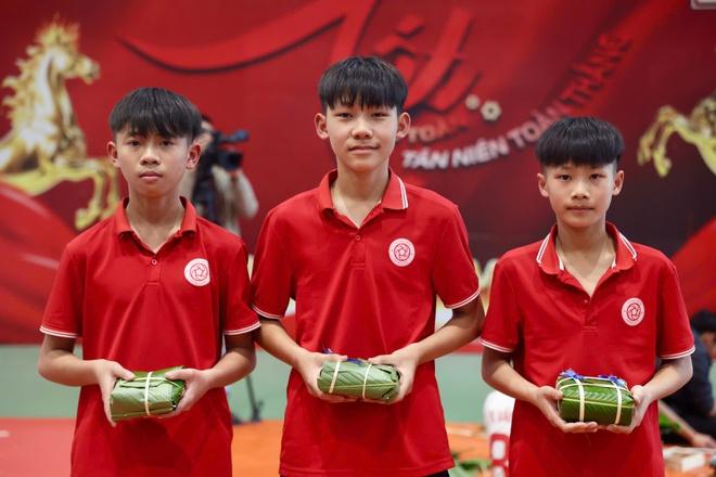 Đội trưởng U.23 Việt Nam cùng Thể Công Viettel 'giữ lửa Tết' bằng hoạt động đặc biệt- Ảnh 11.