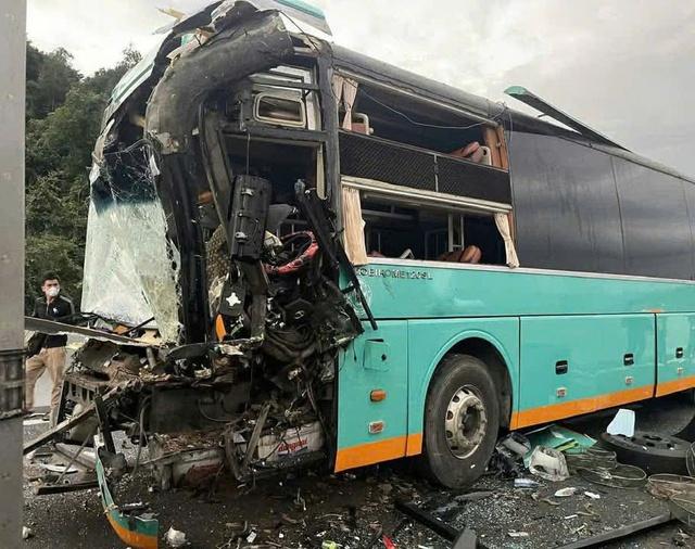 Tai nạn liên hoàn trên cao tốc Vân Phong – Nha Trang - Ảnh 1.