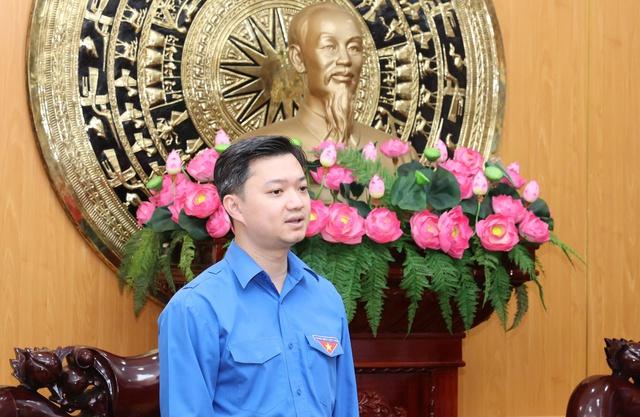 Tự hào về sự hy sinh thầm lặng của các chiến sĩ nơi đầu sóng ngọn gió- Ảnh 2.