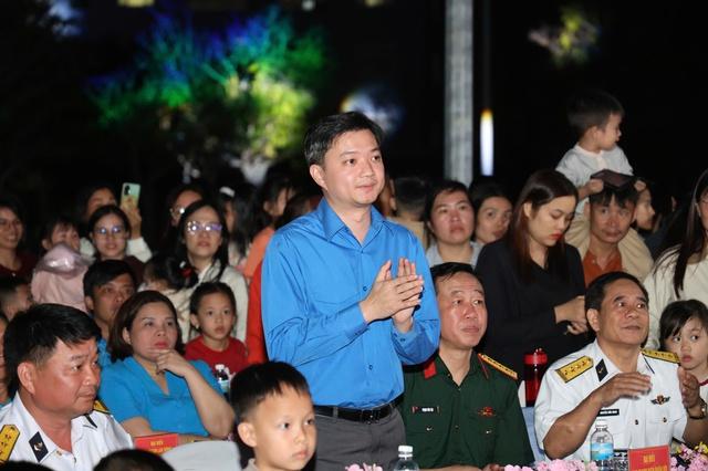 Tự hào về sự hy sinh thầm lặng của các chiến sĩ nơi đầu sóng ngọn gió- Ảnh 5.
