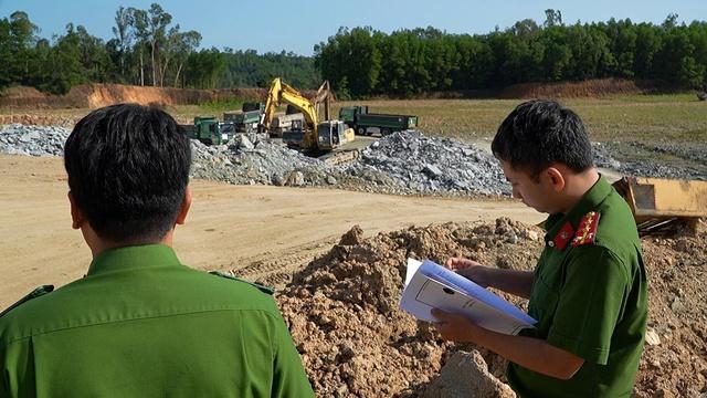 Quảng Ngãi: Công an vào cuộc vụ khai thác khoáng sản tại mỏ đất núi Lệ Thủy- Ảnh 1.