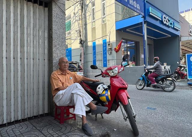 Xe ôm và 'bão' xe công nghệ ở TP.HCM: 'Nghề này, đời mình chịu là đủ rồi'- Ảnh 2.