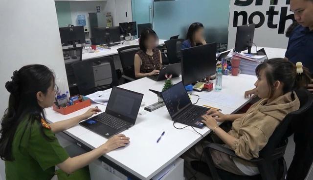 Công an TP.HCM bắt 2 kế toán công ty chứng khoán tham ô hơn 27 tỉ đồng- Ảnh 2.