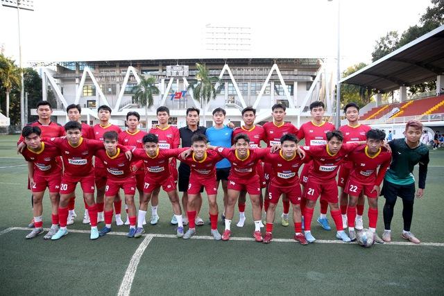 Đại chiến bóng đá sinh viên: Tân binh có HLV ngoại gây sốc trước vòng chung kết- Ảnh 1.