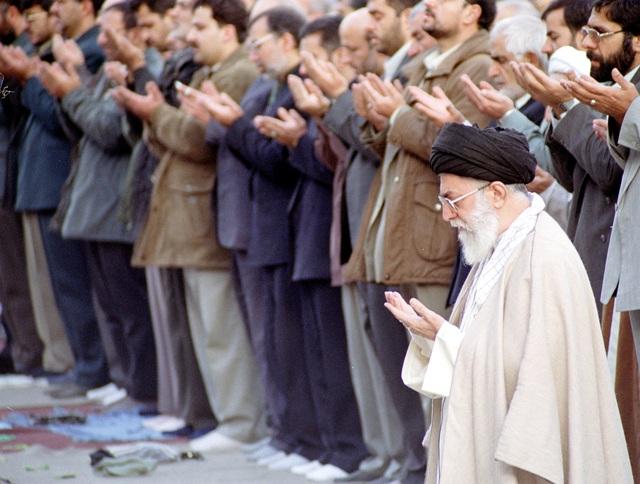 Hồ sơ quyền lực của lãnh tụ tối cao Iran Ali Khamenei và ảnh hưởng của Israel - Ảnh 3.