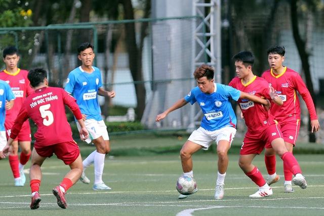 Đại chiến bóng đá sinh viên: Tân binh có HLV ngoại gây sốc trước vòng chung kết- Ảnh 3.