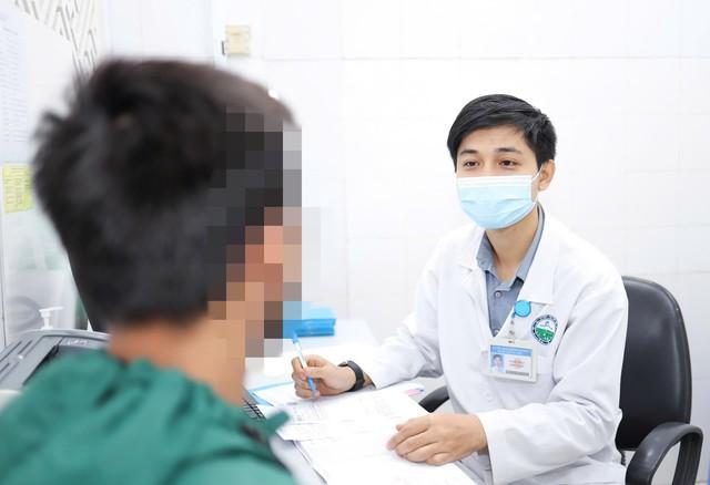 18 tuổi đã mắc sùi mào gà: Xu hướng trẻ hóa và sự chủ quan nguy hiểm - Ảnh 1.