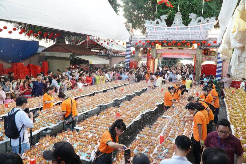 Giải mã ý nghĩa 7 hoa đăng đại và 342 hoa đăng trung thả sông Đồng Nai - Ảnh 5.