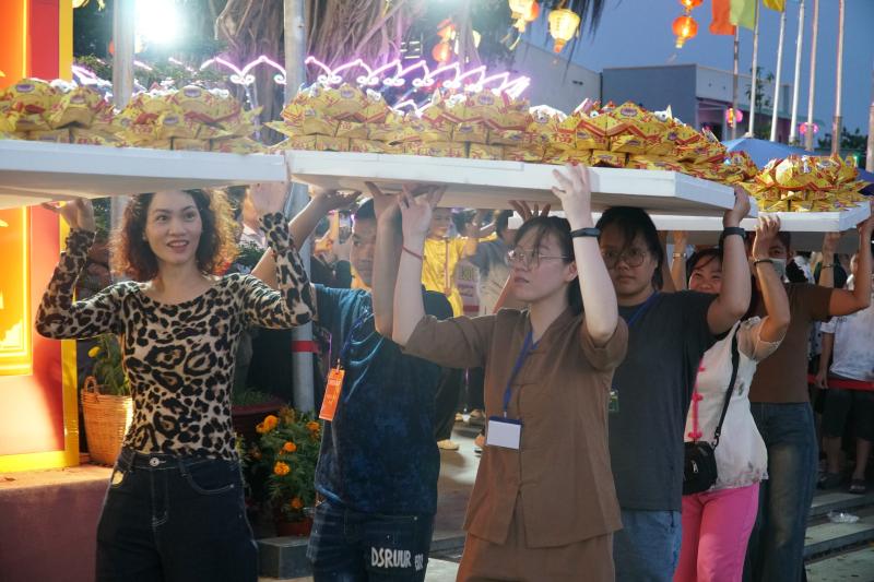 Giải mã ý nghĩa 7 hoa đăng đại và 342 hoa đăng trung thả sông Đồng Nai - Ảnh 7.