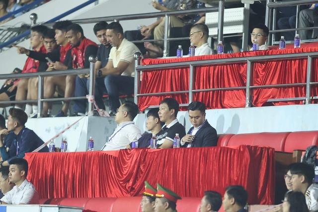‘Bỗng dưng’ ghi bàn trở lại, Xuân Son dí dỏm ‘nhờ cắt tóc đổi vận’: Thầy Kim không mong gì hơn!- Ảnh 4.