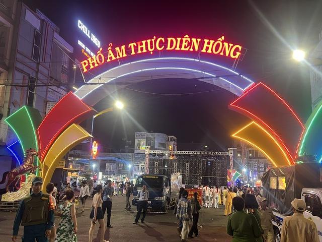 Phố ẩm thực Diên Hồng - Quà của phố trên cao nguyên- Ảnh 1.