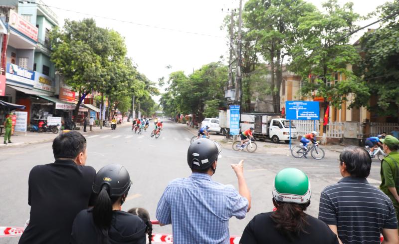 Toàn cảnh Thành cổ Quảng Trị rộn ràng nhịp bánh xe lan tỏa thông điệp hòa bình- Ảnh 8.
