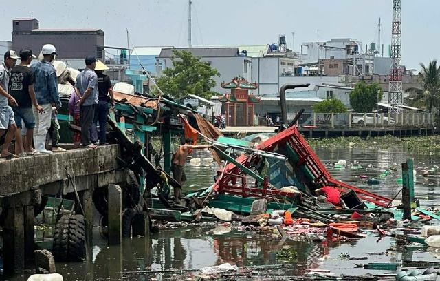Nổ tàu thu mua hải sản ở An Giang, 5 người bị thương- Ảnh 1.