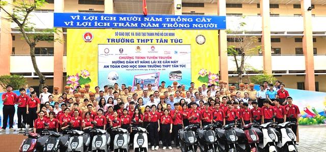 Học sinh THPT ở TP.HCM hào hứng với kỹ năng lái xe an toàn năm 2026- Ảnh 4.