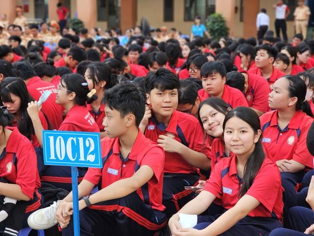 Học sinh THPT ở TP.HCM hào hứng với kỹ năng lái xe an toàn năm 2026- Ảnh 3.