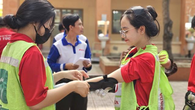 Học sinh THPT ở TP.HCM hào hứng với kỹ năng lái xe an toàn năm 2026- Ảnh 6.