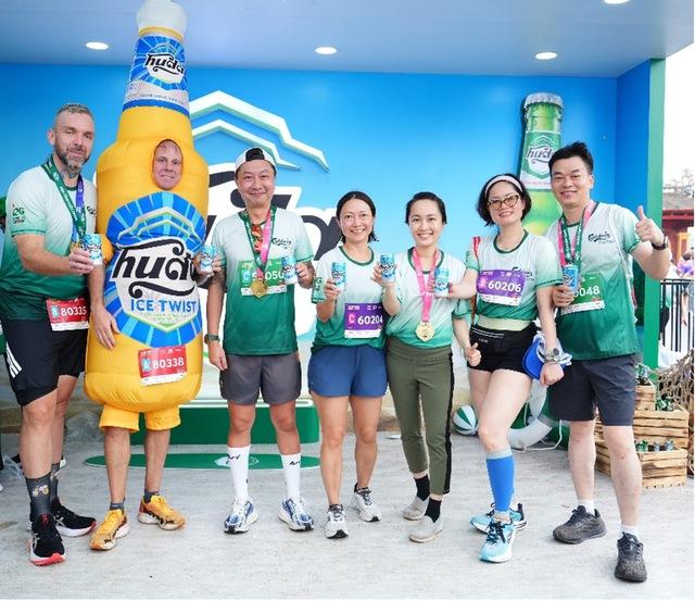 Carlsberg Việt Nam thắp sáng đường chạy VnExpress Marathon Huế 2026, lan tỏa tinh thần sống khỏe - Ảnh 2.