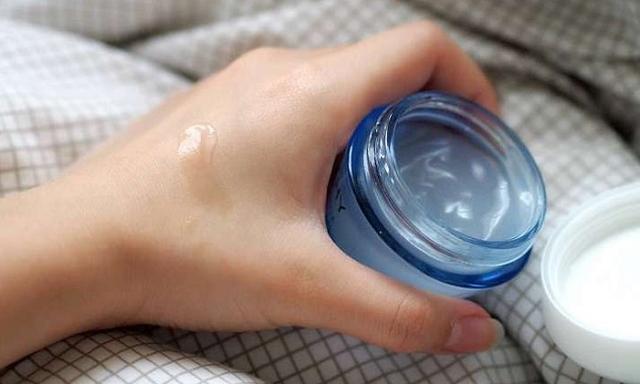 Giữa muôn vàn loại dưỡng ẩm, đâu là ‘texture chân ái’ dành cho da dầu mụn - Ảnh 2.