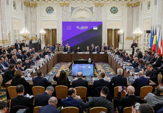 Chiến sự Ukraine ngày 1.518: Nga áp sát 'vành đai pháo đài' Donbass - Ảnh 3.