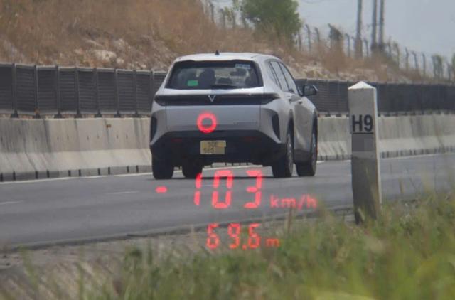Ô tô chạy 103 km/giờ trên cao tốc Vĩnh Hảo - Phan Thiết bị phạt nặng- Ảnh 1.