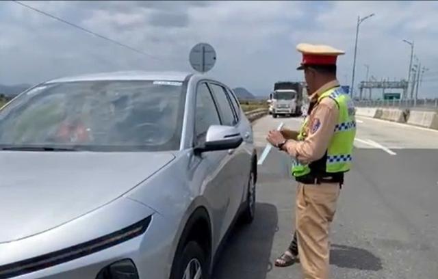 Ô tô chạy 103 km/giờ trên cao tốc Vĩnh Hảo - Phan Thiết bị phạt nặng- Ảnh 2.