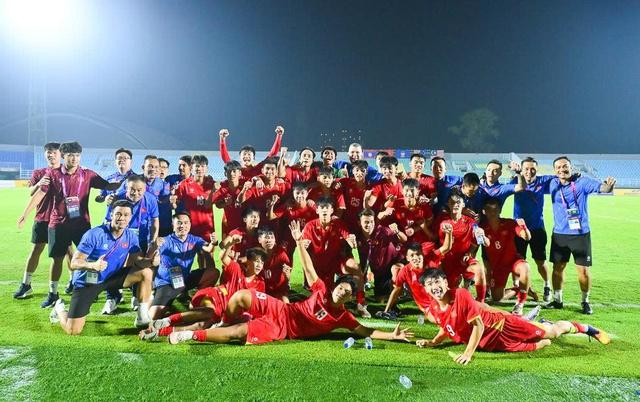 U.17 Việt Nam đi vào lịch sử bóng đá trẻ Đông Nam Á- Ảnh 5.