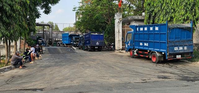 Xử lý dứt điểm tình trạng ùn ứ rác sinh hoạt tại Trạm trung chuyển Bình Chánh - Ảnh 2.