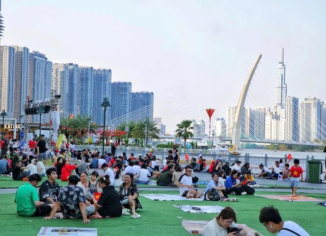 Chính thức có ngày 24.11 được nghỉ lễ, hưởng nguyên lương: Dân mạng phấn khích - Ảnh 2.