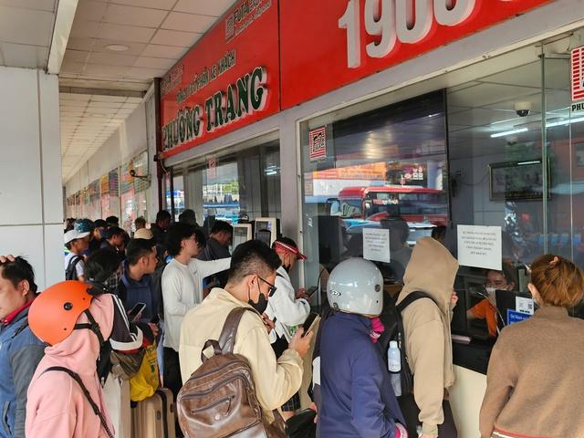 Bến xe miền Tây 'căng mình' hoạt động dịp lễ 30.4 - 1.5- Ảnh 5.