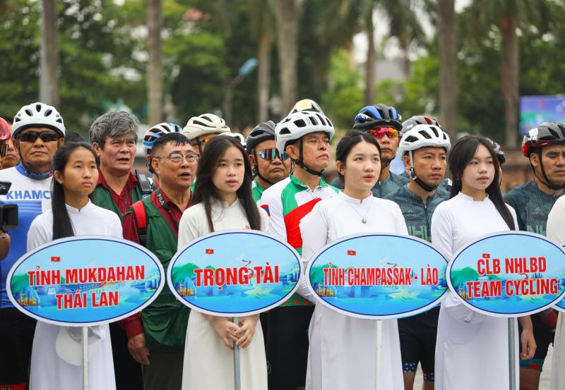 Toàn cảnh Thành cổ Quảng Trị rộn ràng nhịp bánh xe lan tỏa thông điệp hòa bình- Ảnh 2.