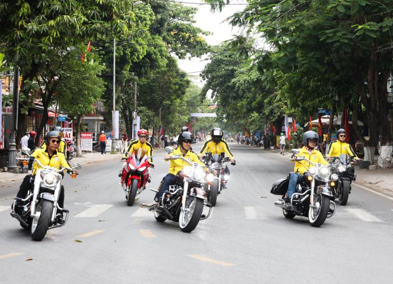 Toàn cảnh Thành cổ Quảng Trị rộn ràng nhịp bánh xe lan tỏa thông điệp hòa bình- Ảnh 14.