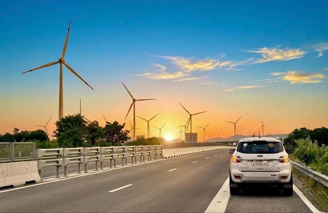 Đất nước qua những cung đường- Ảnh 5.