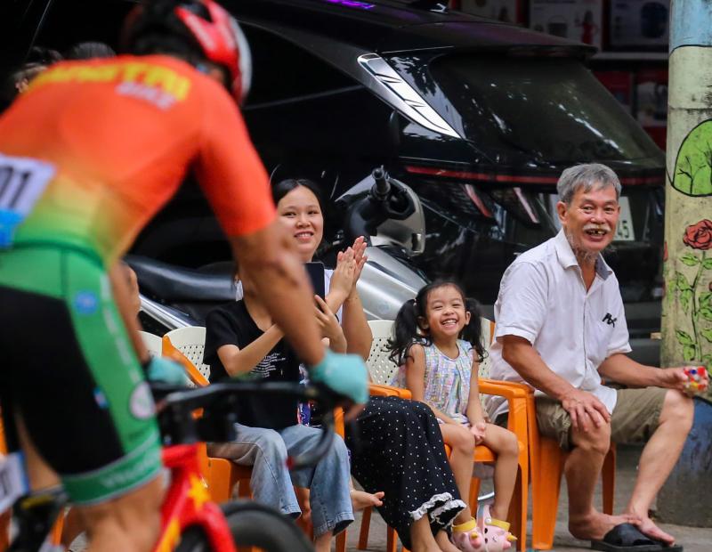 Toàn cảnh Thành cổ Quảng Trị rộn ràng nhịp bánh xe lan tỏa thông điệp hòa bình- Ảnh 11.