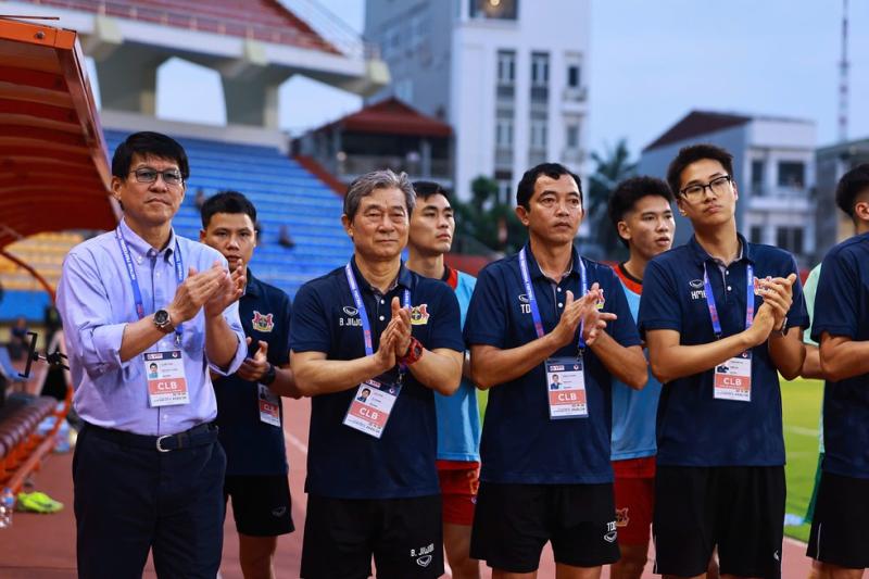 Bảng xếp hạng V-League mới nhất: Ninh Bình hồi sinh vững tốp 3, HAGL vẫn nguy cấp vì gần dưới đáy- Ảnh 1.