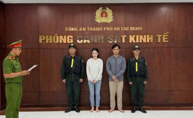 Công an TP.HCM bắt vợ chồng sản xuất thuốc giảm cân Emo’s chứa chất cấm - Ảnh 1.
