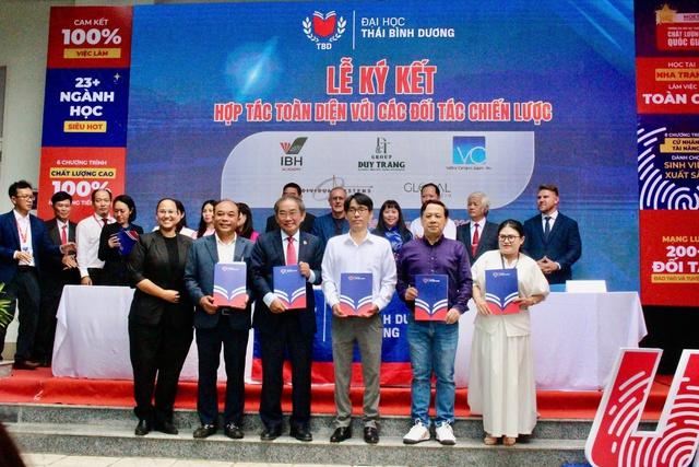 Trường ĐH Thái Bình Dương kiện toàn lãnh đạo, ký kết hợp tác doanh nghiệp - Ảnh 4.