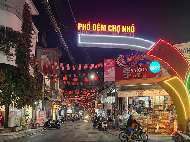 Phố đêm Chợ Nhỏ điều chỉnh lịch ngăn đường cho phố đi bộ tại Pleiku - Ảnh 1.