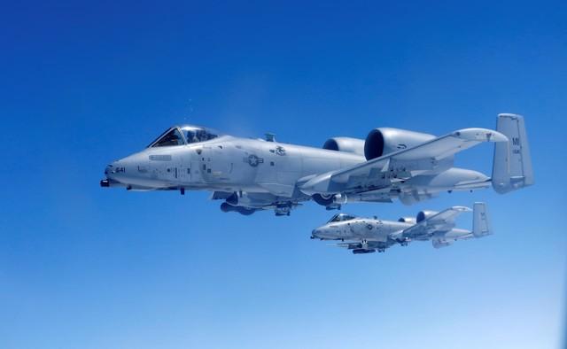 Mỹ gia hạn cường kích A-10 Thunderbolt II do xung đột với Iran - Ảnh 1.