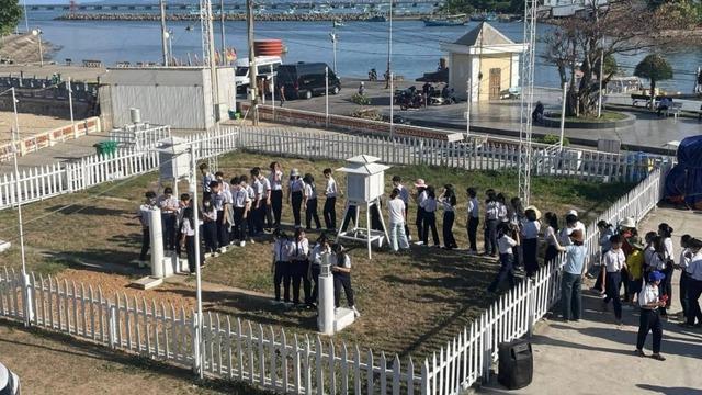 Tỷ lệ nhập học nhiều ngành thấp do thí sinh chọn ngành 'thời thượng'? - Ảnh 2.