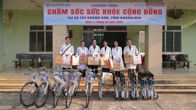 Trioderma chung tay cùng BV ĐH Y Dược TP.HCM vì sức khỏe cộng đồng- Ảnh 4.