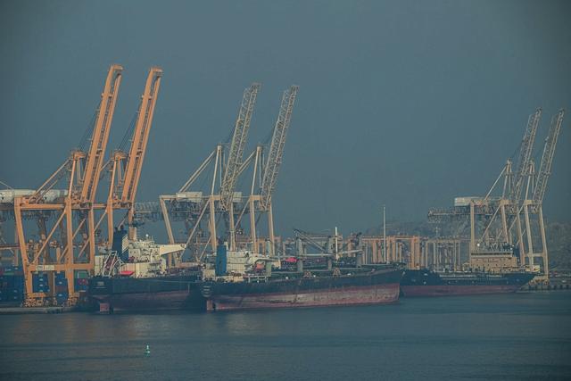 UAE bất ngờ thông báo rời khỏi Tổ chức Các nước xuất khẩu dầu mỏ - Ảnh 2.