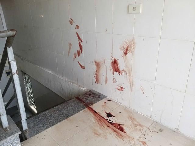Người tình nghi liên quan vụ nữ sinh tử vong ở phòng trọ cũng thương tích nặng- Ảnh 1.