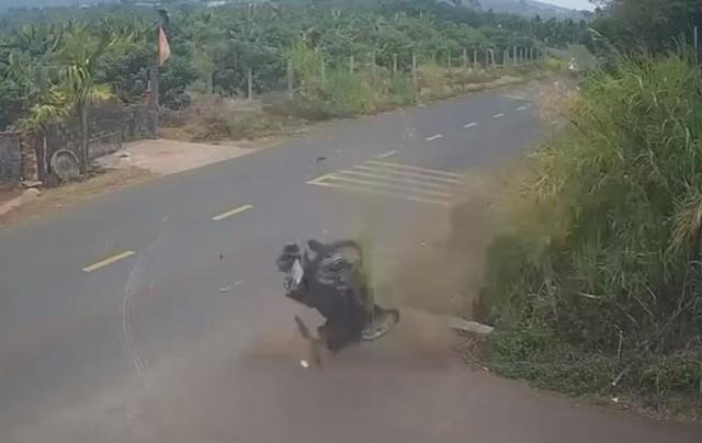 Điều tra vụ tai nạn khiến nam sinh lớp 12 tử vong trên quốc lộ 29 - Ảnh 1.